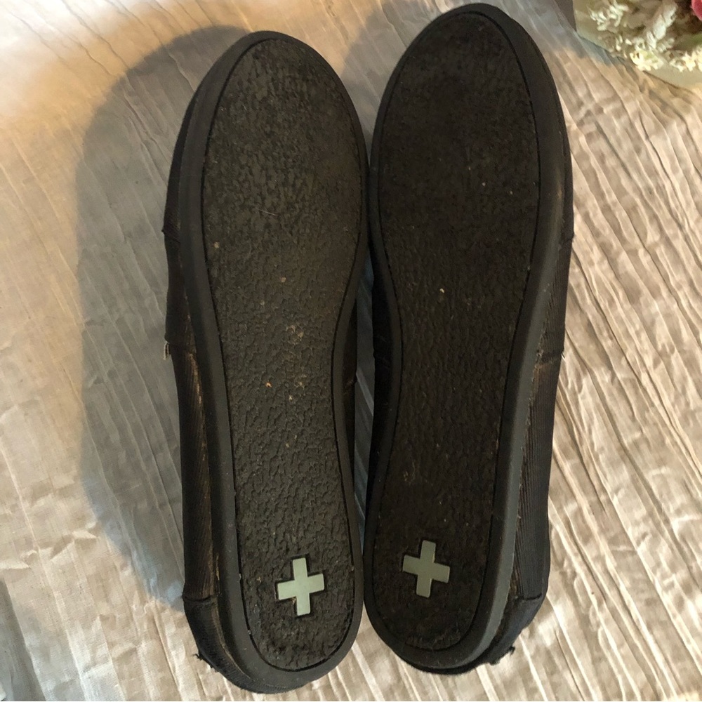 TOMS classic womans SZ 11W black with white butterfly slip ons canvas shoes - Picture 10 of 12